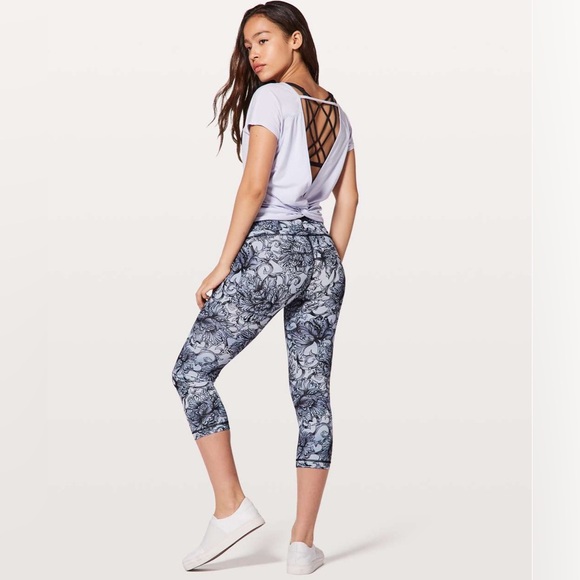 lululemon athletica Pants - Lululemon Wunder Under Crop Hi-Rise Full-On Luxtreme 21" Starlight Multi Size 6
